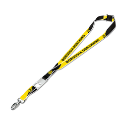 Laccetto del BVB nero e giallo con la scritta "Borussia Dortmund" e apribottiglie integrato, ideale per i tifosi come pratico accessorio.