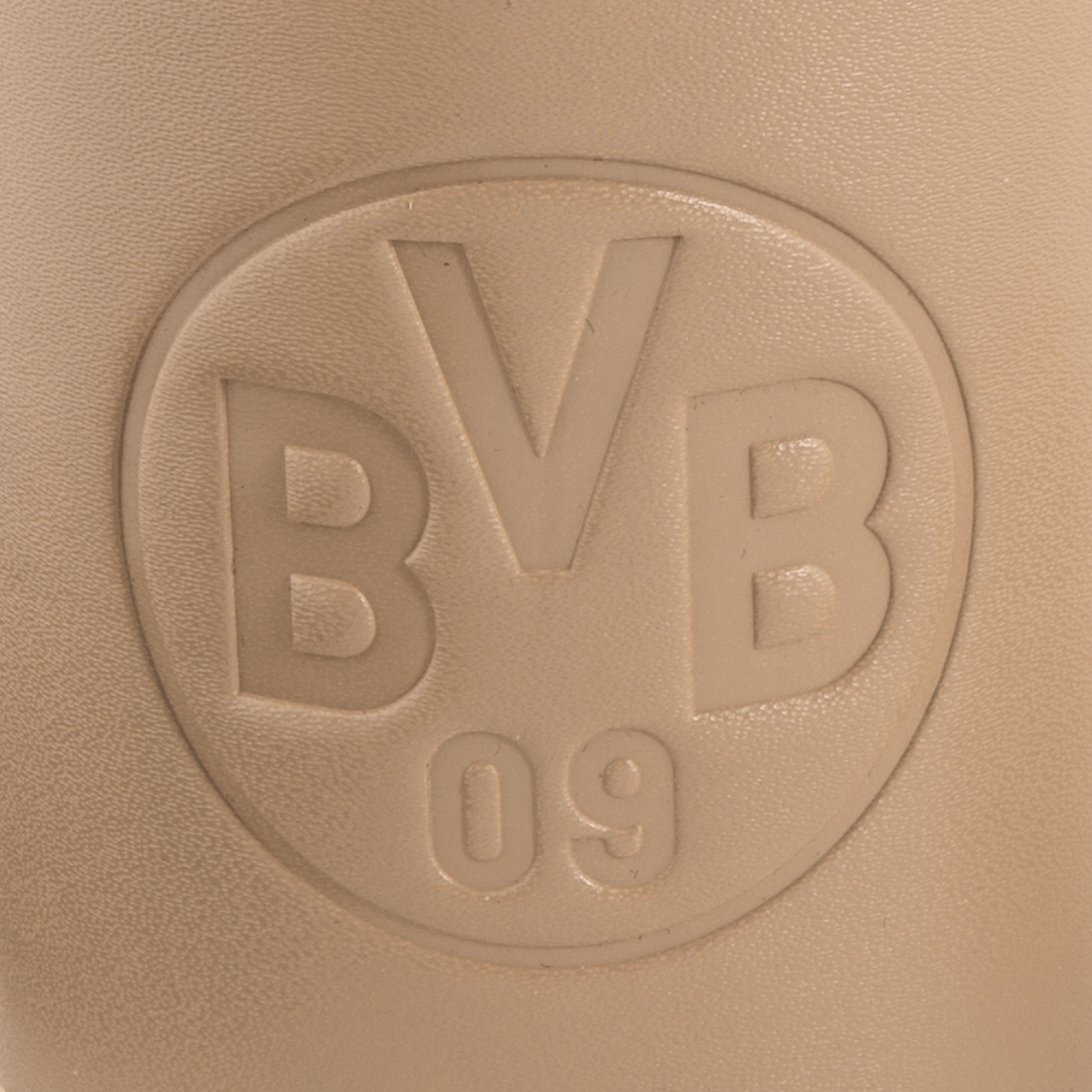 Vaso cúbico del BVB en negro y amarillo con el logotipo «BVB 09» grabado, un accesorio ideal para los aficionados del Borussia Dortmund