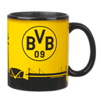 Tasse « BVB Magic » noire et jaune, ornée du logo du Borussia Dortmund et d'un motif représentant la ligne d'horizon de la ville, un accessoire incontournable pour les fans de football.