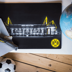 Sous-main du Borussia Dortmund orné d'une illustration du SIGNAL IDUNA PARK et du logo du BVB dans des tons noir et jaune.