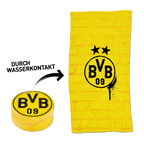 这款黄色多特蒙德（BVB）魔法毛巾印有BVB 09标志和两颗星，图片中展示了其包装状态和展开状态，是多特蒙德球迷的理想周边商品或礼物。