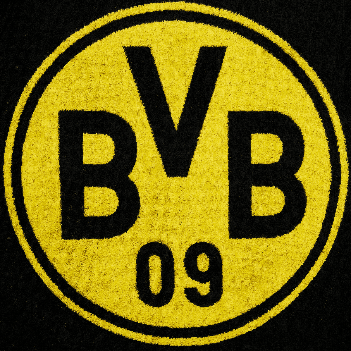 Toalla de baño del BVB en negro y amarillo, con un gran escudo del BVB y el número 09, ideal para los aficionados del Borussia Dortmund.