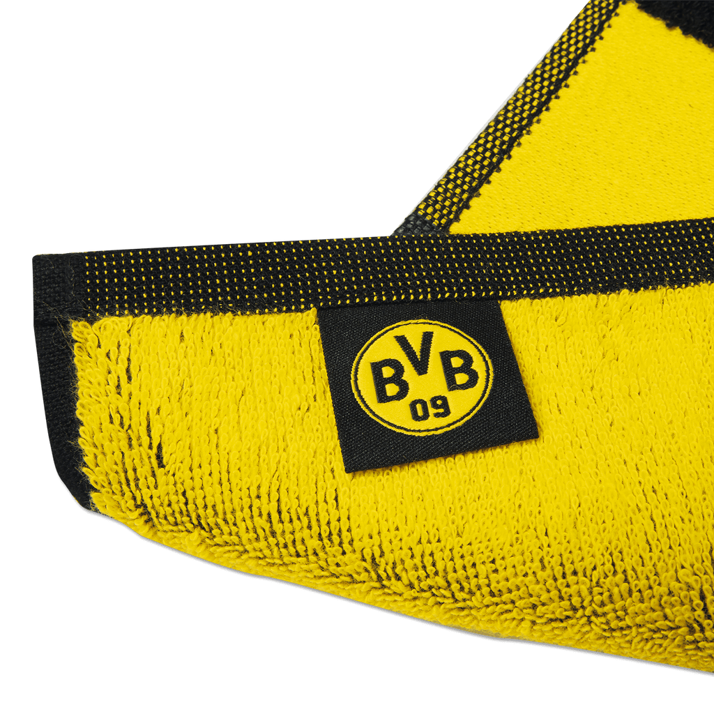 La serviette de douche du BVB, aux couleurs noir et jaune et arborant l'emblème du club, mesure 70 x 140 cm et constitue un article idéal pour les vrais supporters du Borussia Dortmund.