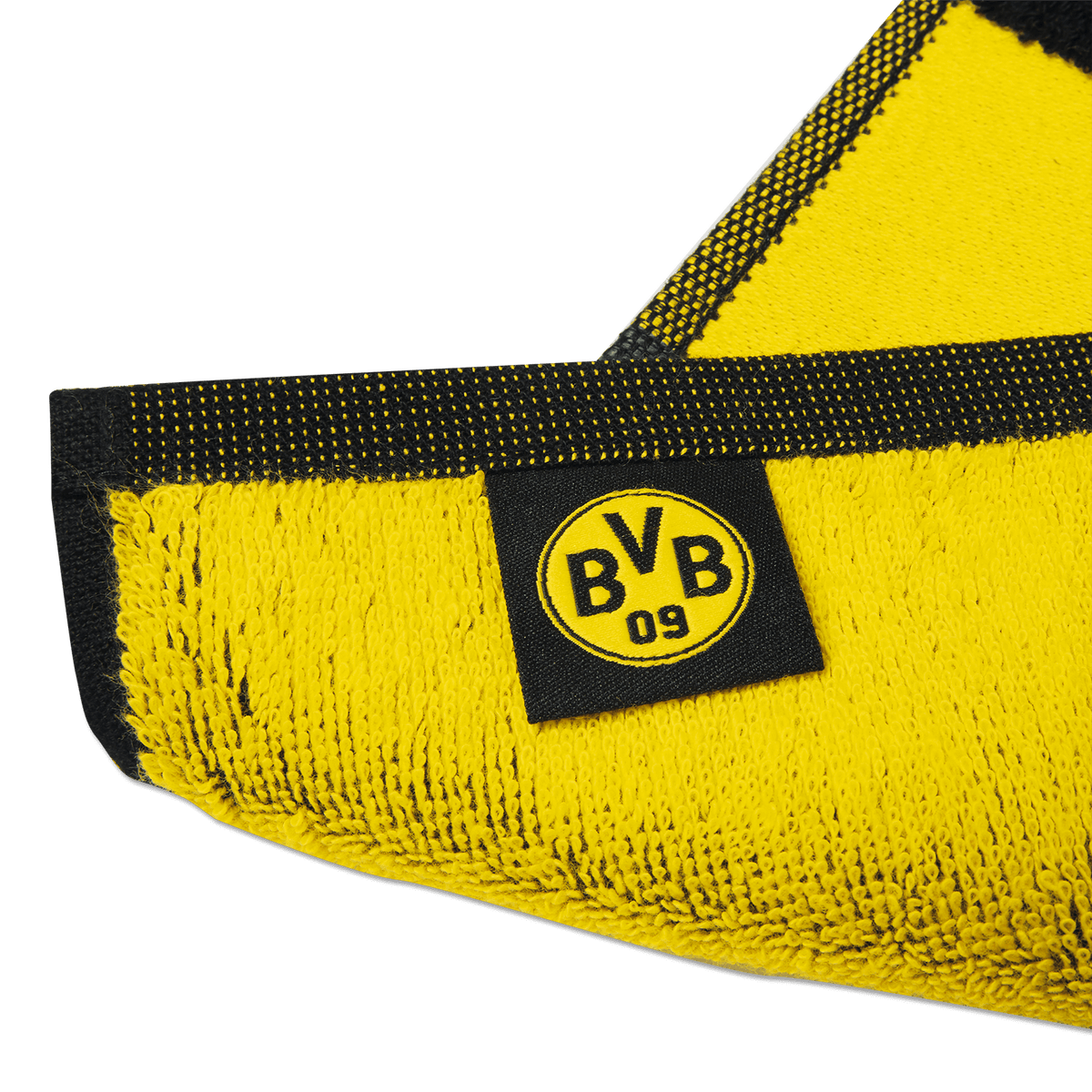La serviette de douche du BVB, aux couleurs noir et jaune et arborant l'emblème du club, mesure 70 x 140 cm et constitue un article idéal pour les vrais supporters du Borussia Dortmund.