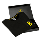 Maglietta nera del BVB per i soci con logo giallo, confezionata in una scatola regalo, ideale per i tifosi del Borussia Dortmund.