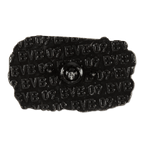 Rückansicht des BVB-Pins mit eingeprägten BVB 09-Schriftzügen in schwarz.