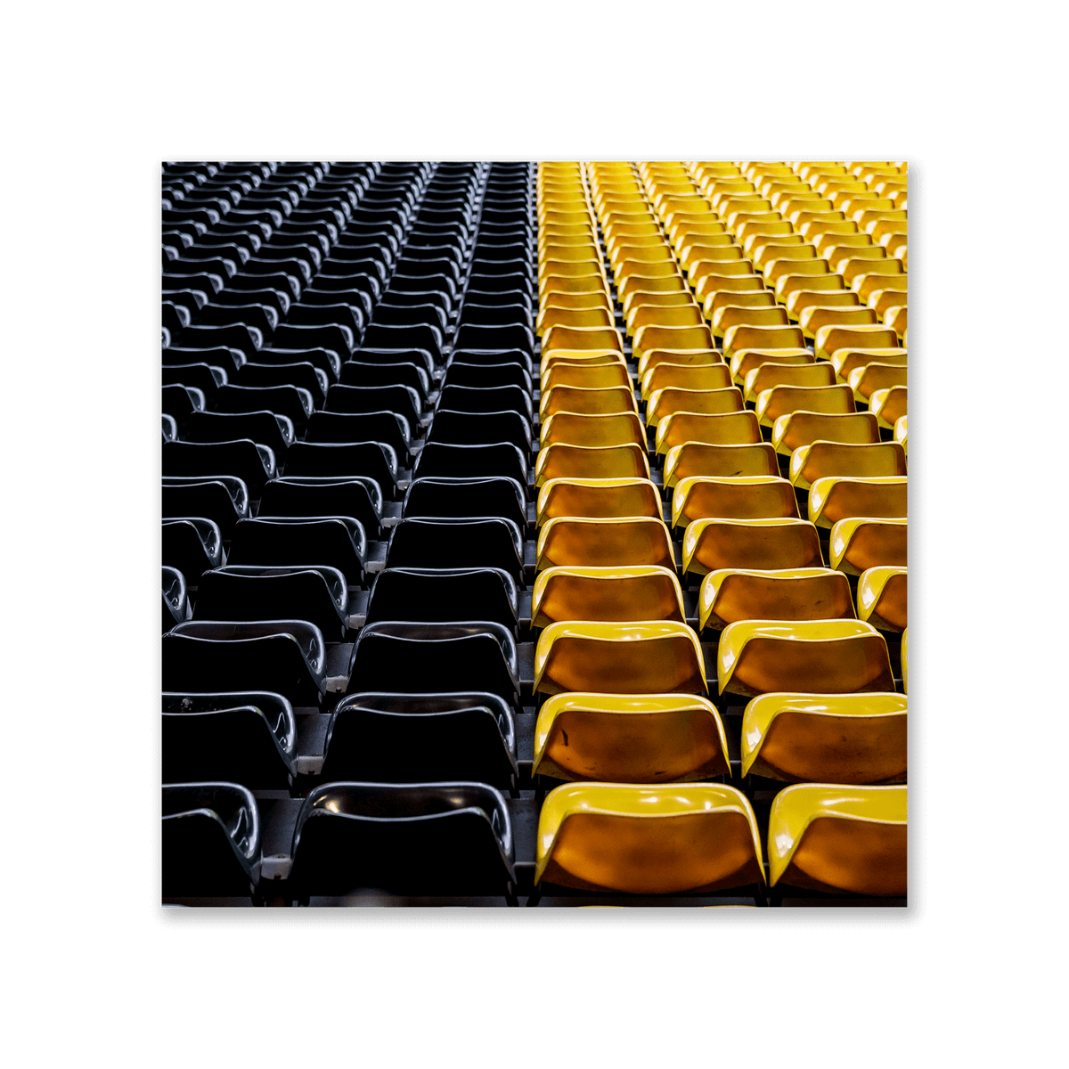 Kunstdruck mit schwarzgelben Stadionsitzen aus dem SIGNAL IDUNA PARK, ideal für BVB-Fans und Sammler.