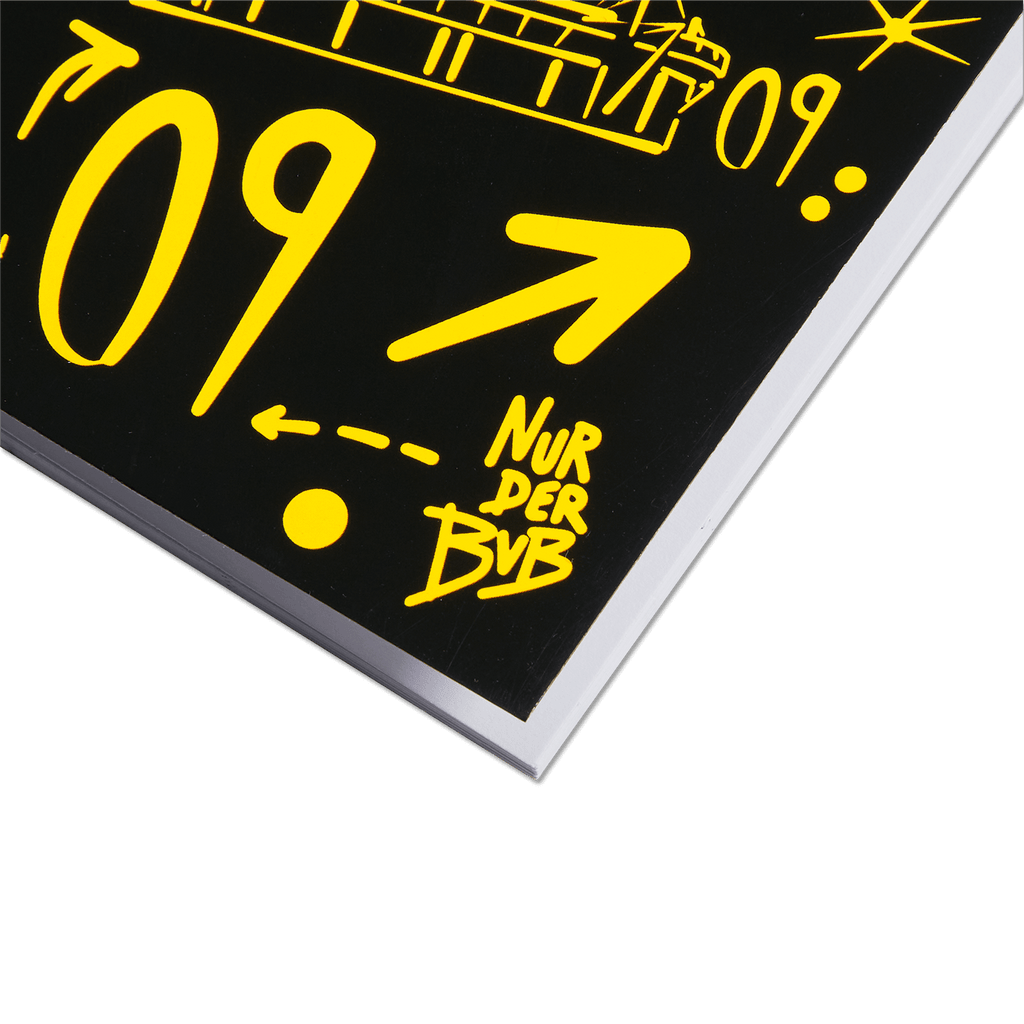 A5サイズの黒と黄色のBVB宿題ノート。スタイリッシュなスタジアムのデザインと「Nur der BVB」の文字が施されています。