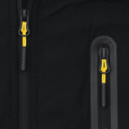 Nahaufnahme der BVB-Softshelljacke in schwarz mit gelben Elementen und Reißverschlüssen, ideal für Outdoor-Aktivitäten und Fans von Borussia Dortmund.