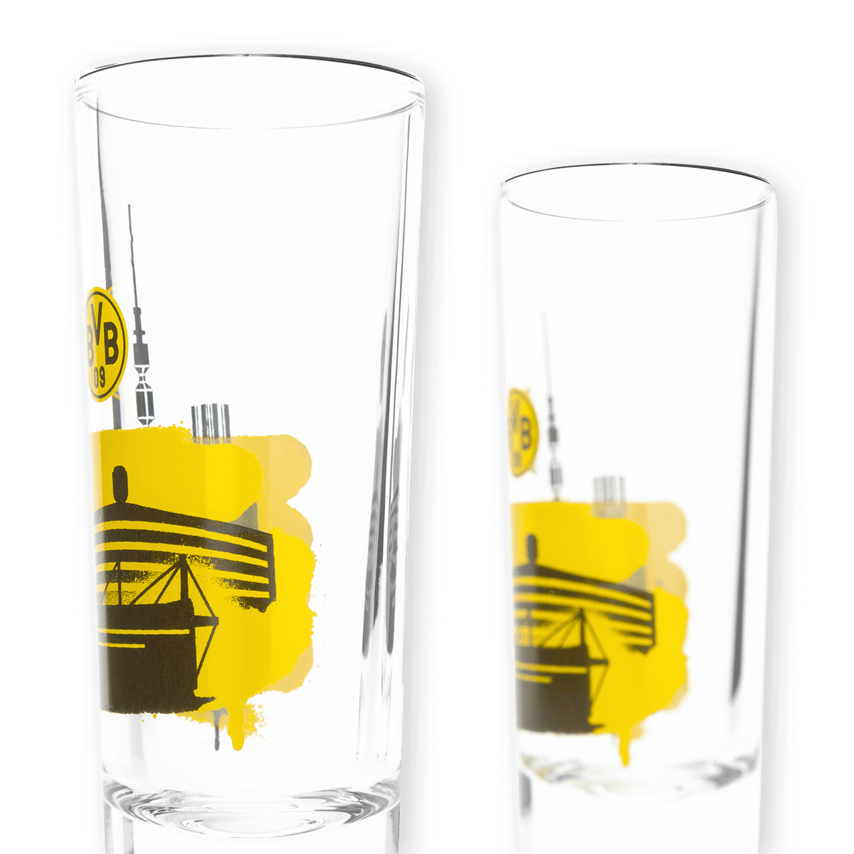 Due bicchierini trasparenti del BVB con lo skyline di Dortmund nei colori nero e giallo e l'iconico logo del BVB, ideali come gadget per i tifosi o oggetti da collezione.