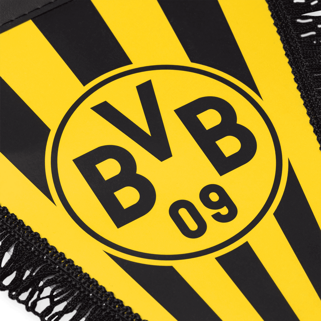 BVB Schmuckwimpel mit auffälligem schwarzgelb gestreiftem Design und großem BVB 09-Logo in der Mitte.