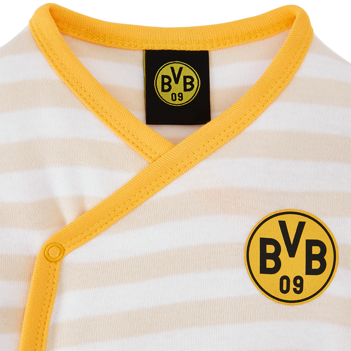 黄色と白のストライプ柄で、胸元にBVB 09のロゴが刺繍されたBVBベビーボディスーツの詳細画像。ボルシア・ドルトムントの小さなファンにぴったりです。