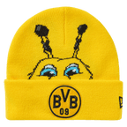 Il cappellino giallo del BVB di New Era per bambini piccoli presenta un motivo EMMA e l'iconico logo BVB 09 ed è un accessorio perfetto per i giovani tifosi del Borussia Dortmund.