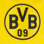 Primer plano del logotipo del BVB bordado sobre un fondo amarillo, ideal para los aficionados al fútbol y los seguidores del Borussia Dortmund.
