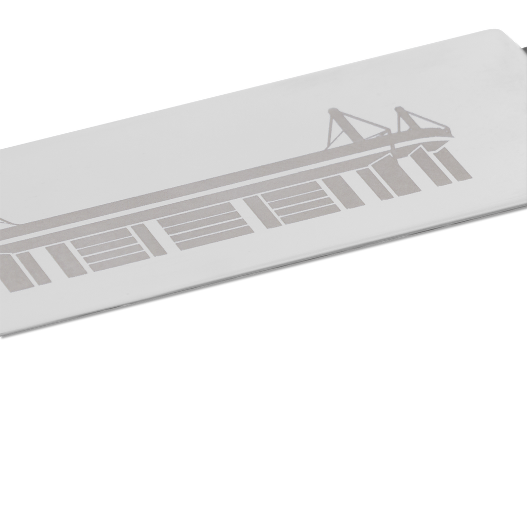 A keychain featuring a minimalist rendition of the SIGNAL IDUNA PARK stadium design—perfect for BVB fans.