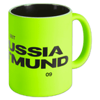 Tazza del BVB giallo neon con la scritta “Borussia Dortmund” in nero e interno nero, perfetta come gadget per i tifosi o come regalo.