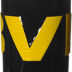 Die schwarzgelbe BVB 3D-Tasse mit erhabenem Design und Borussia Dortmund Schriftzug, ideal für Fans.