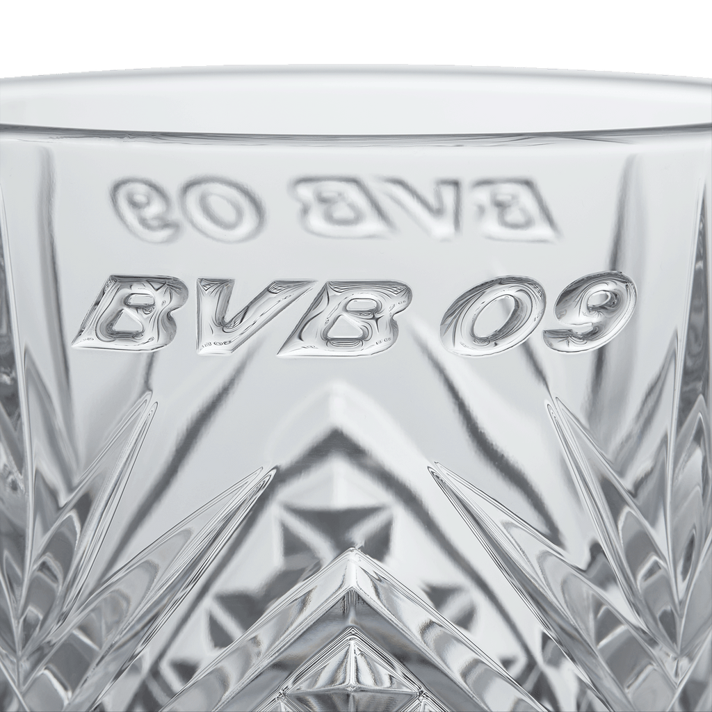Set da 2 bicchieri BVB di alta qualità in cristallo con un'elegante incisione del logo BVB 09, perfetti per i tifosi e i collezionisti.
