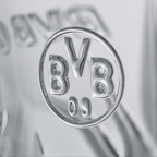 L'immagine mostra un set di 2 bicchieri del BVB con il logo del Borussia Dortmund (BVB) inciso, ideali per i tifosi.