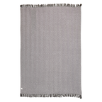Couverture en coton BVB aux dimensions 150 x 200 cm, en coton durable certifié GOTS, en noir et blanc avec des franges, idéale comme linge de maison ou article de fan.