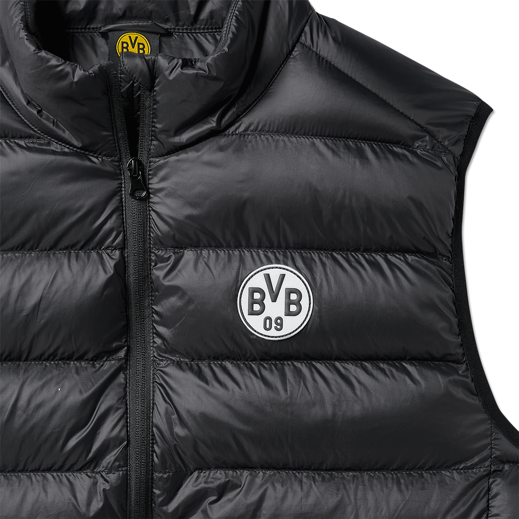 Schwarze gepolsterte BVB-Weste mit sichtbarem BVB 09-Logo auf der Vorderseite, ideal für Fans.