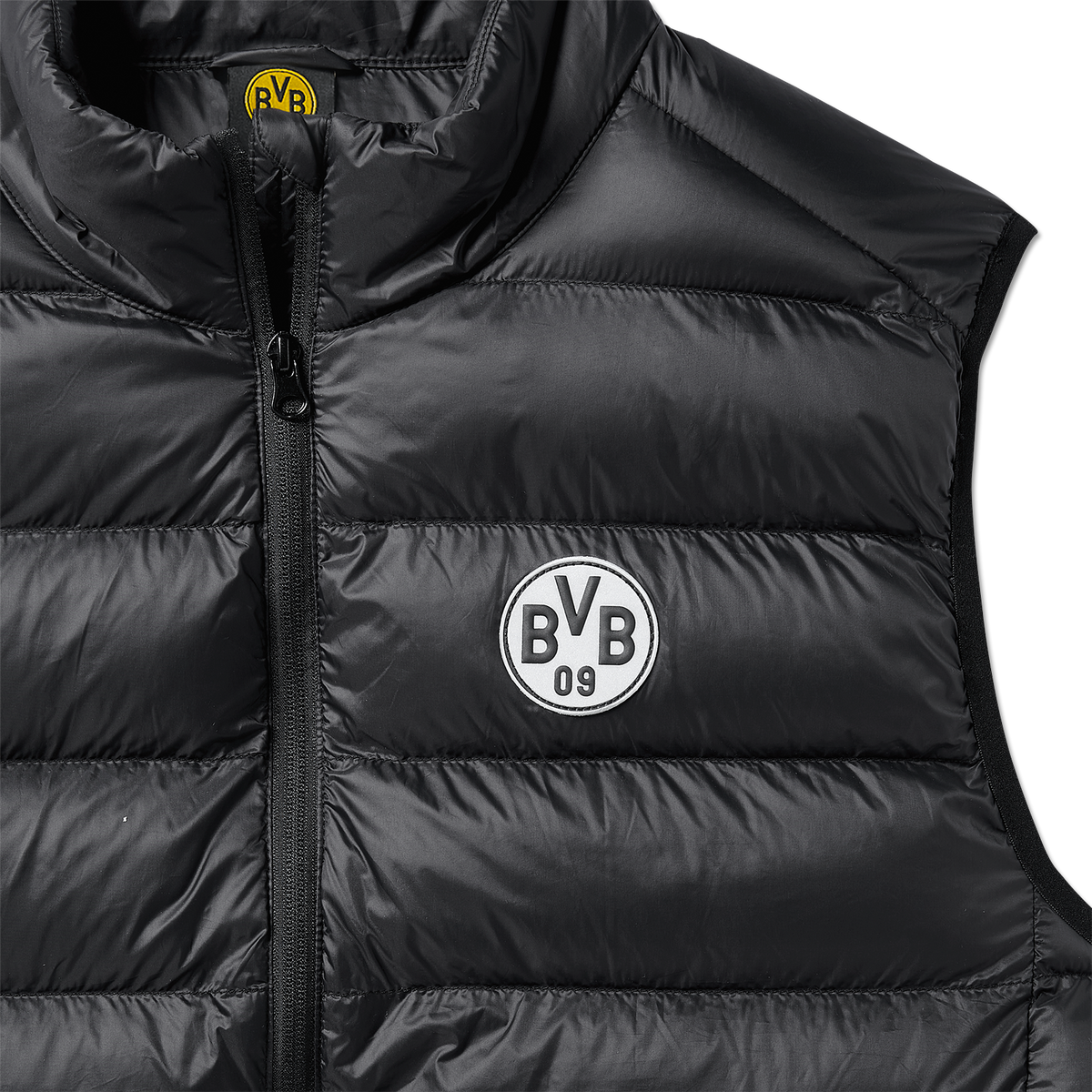 Gilet imbottito nero del BVB con logo BVB 09 ben visibile sul davanti, ideale per i tifosi.