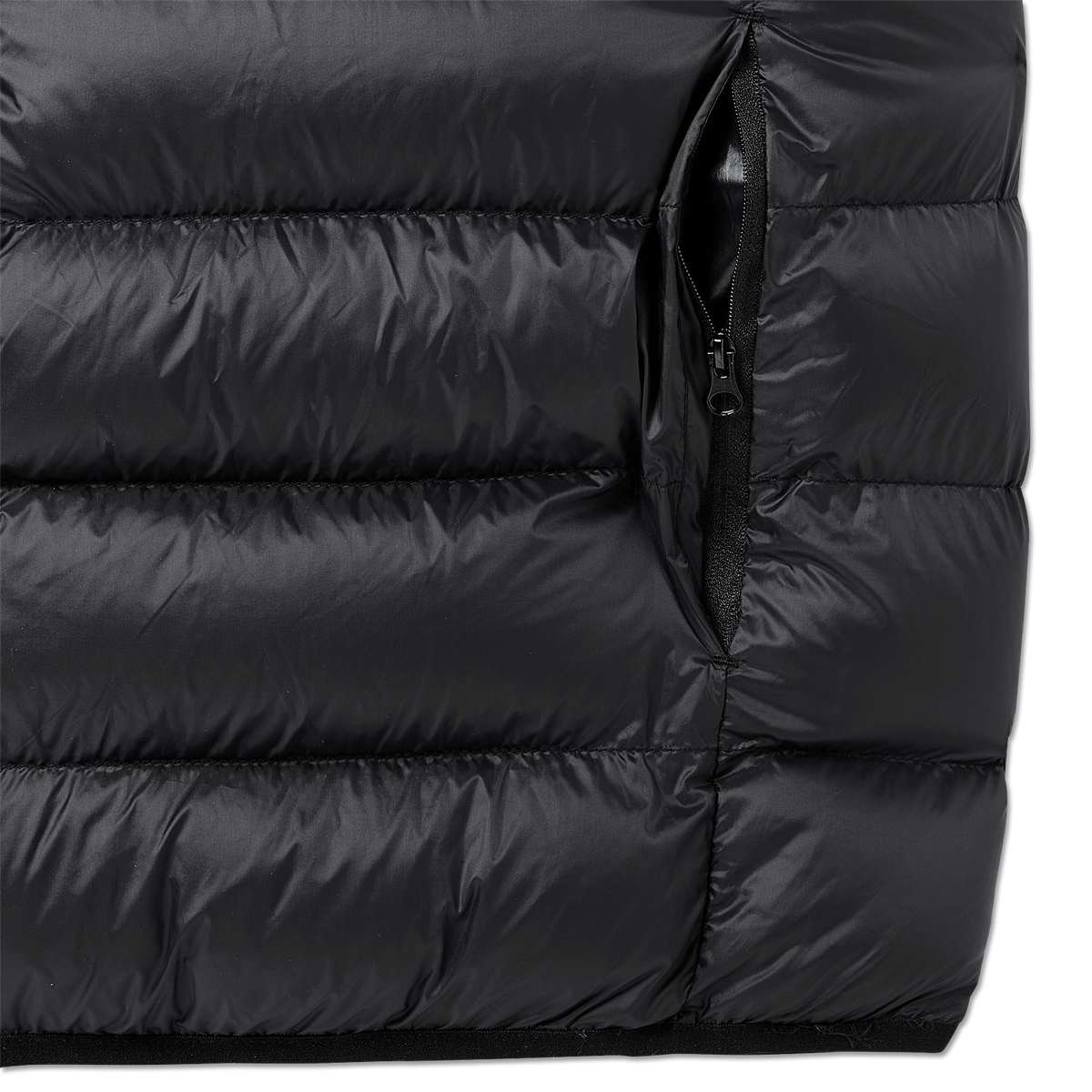 Gepolsterte schwarze BVB-Weste mit praktischer Reißverschlusstasche an der Seite, ideal für kalte Tage und Outdoor-Aktivitäten.