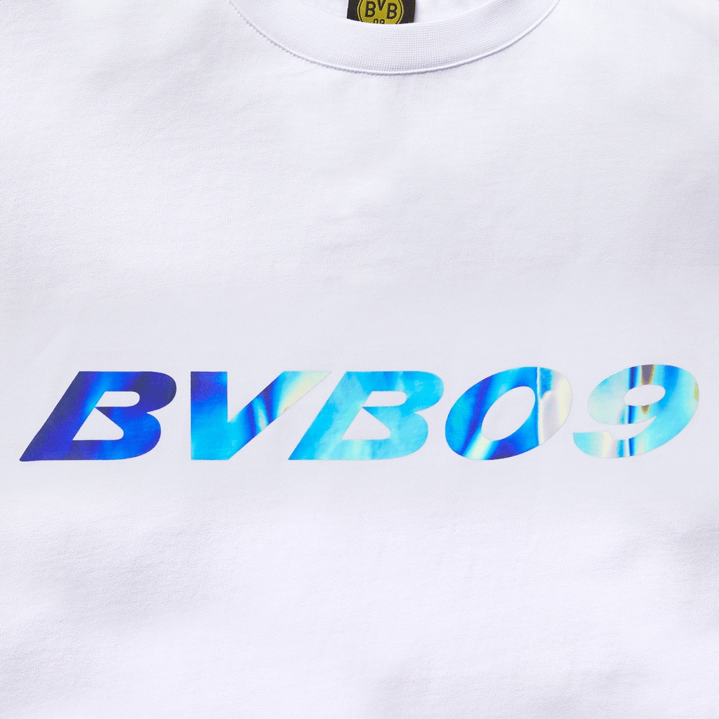 T-shirt BVB Rainbow blanc cassé avec l'inscription « BVB 09 » irisée, idéal pour les fans du Borussia Dortmund