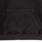 Detailaufnahme des schwarzen BVB Rainbow Hoodies mit Vordertasche und schlichten Nähten, ideal für Fans von Borussia Dortmund.