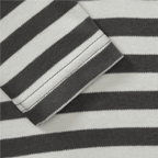Detailaufnahme eines BVB Longsleeves für Babys und Kleinkinder mit schwarz-weißem Streifenmuster