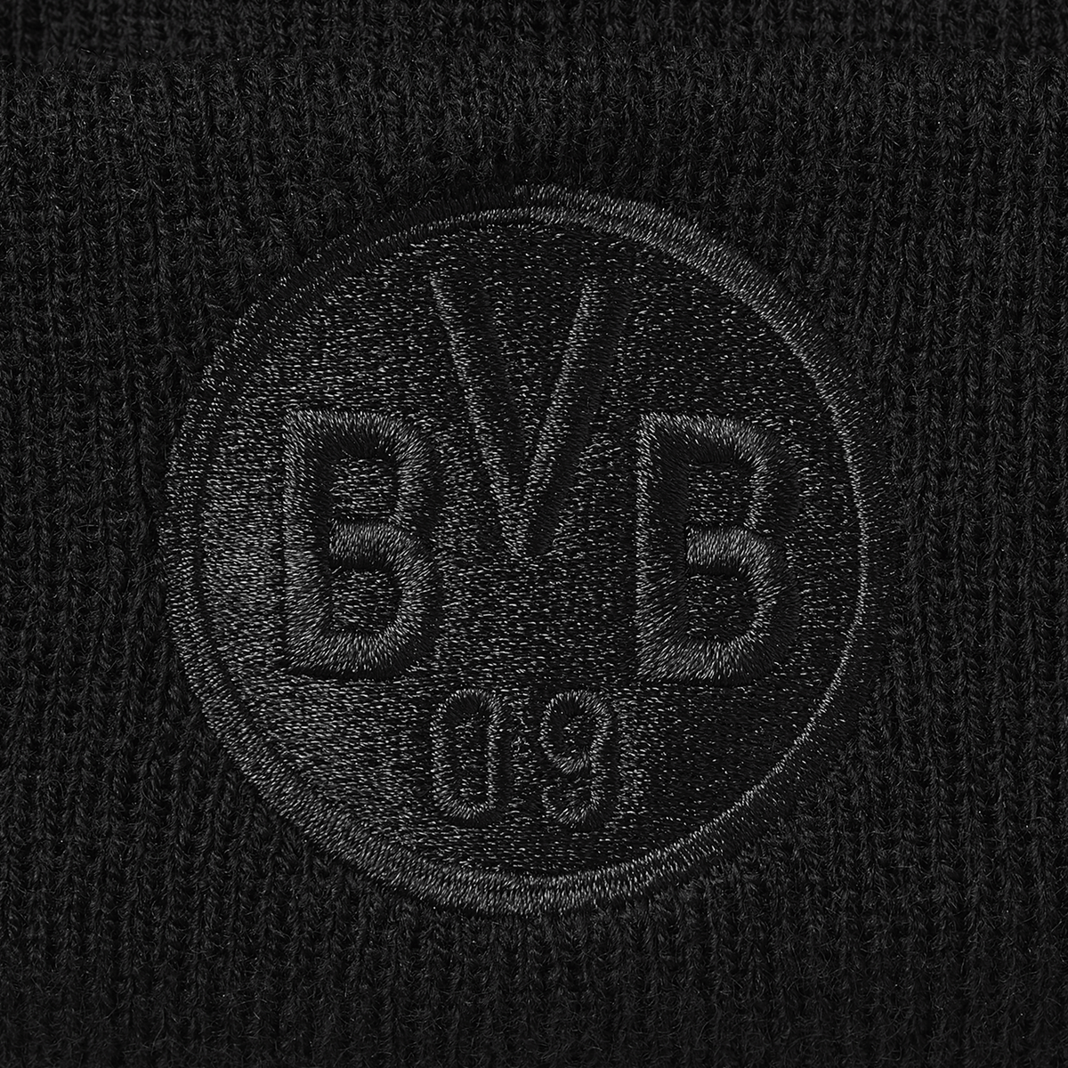 Gorra negra del BVB con el logotipo del BVB bordado en negro, ideal para los aficionados del Borussia Dortmund.