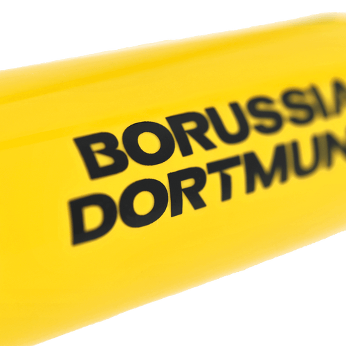 Pompe à ballon jaune du BVB, arborant le logo noir bien visible du Borussia Dortmund, idéale pour les fans de football et les passionnés de sport.