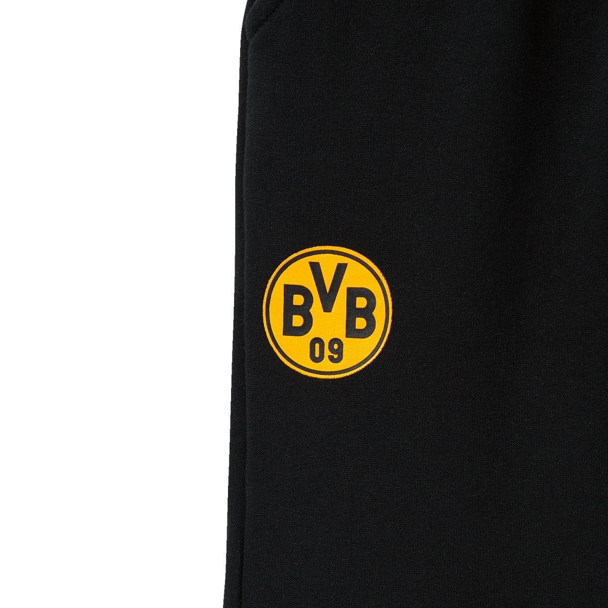 Schwarze BVB-Sweatpants für Kinder, verziert mit einem auffälligen gelben BVB 09-Emblem, geeignet für Fans von Borussia Dortmund.