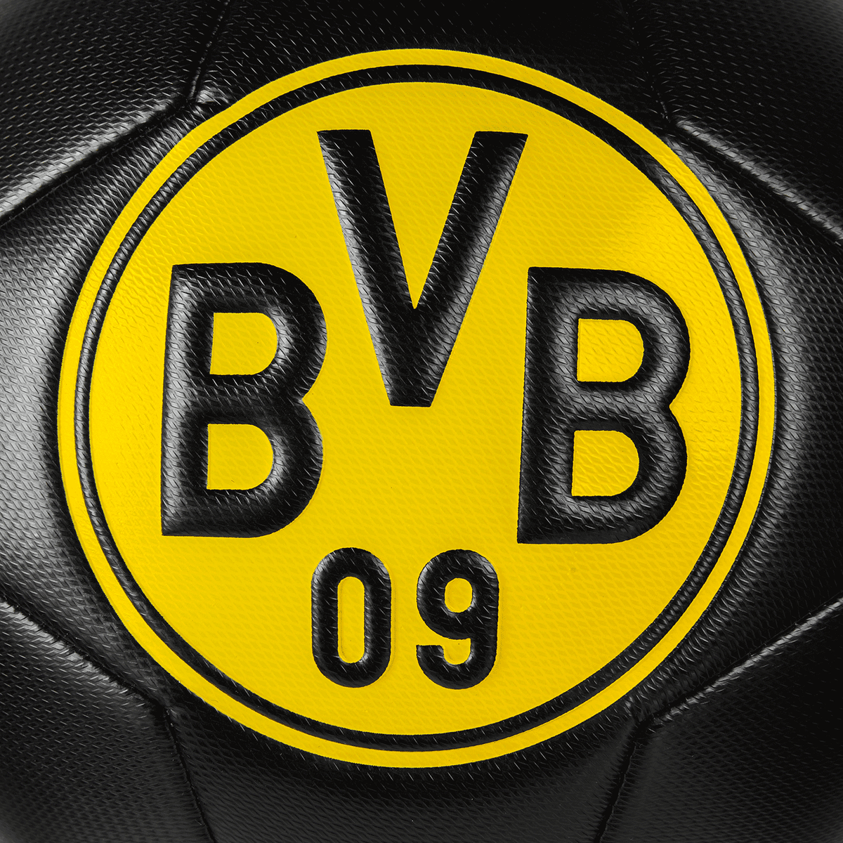黒いBVBボールで、黄色のBVBロゴと黒い文字がエンボス加工されており、ボルシア・ドルトムントのファンにぴったりです。