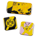 Lot d'aimants BVB comprenant trois motifs : le logo du BVB, le motif EMMA et un drapeau noir et jaune. Idéal comme produit dérivé et accessoire.