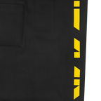 Tablier noir du BVB avec des détails jaunes, pratique pour la cuisine et les barbecues, doté d'une poche et d'un design moderne.