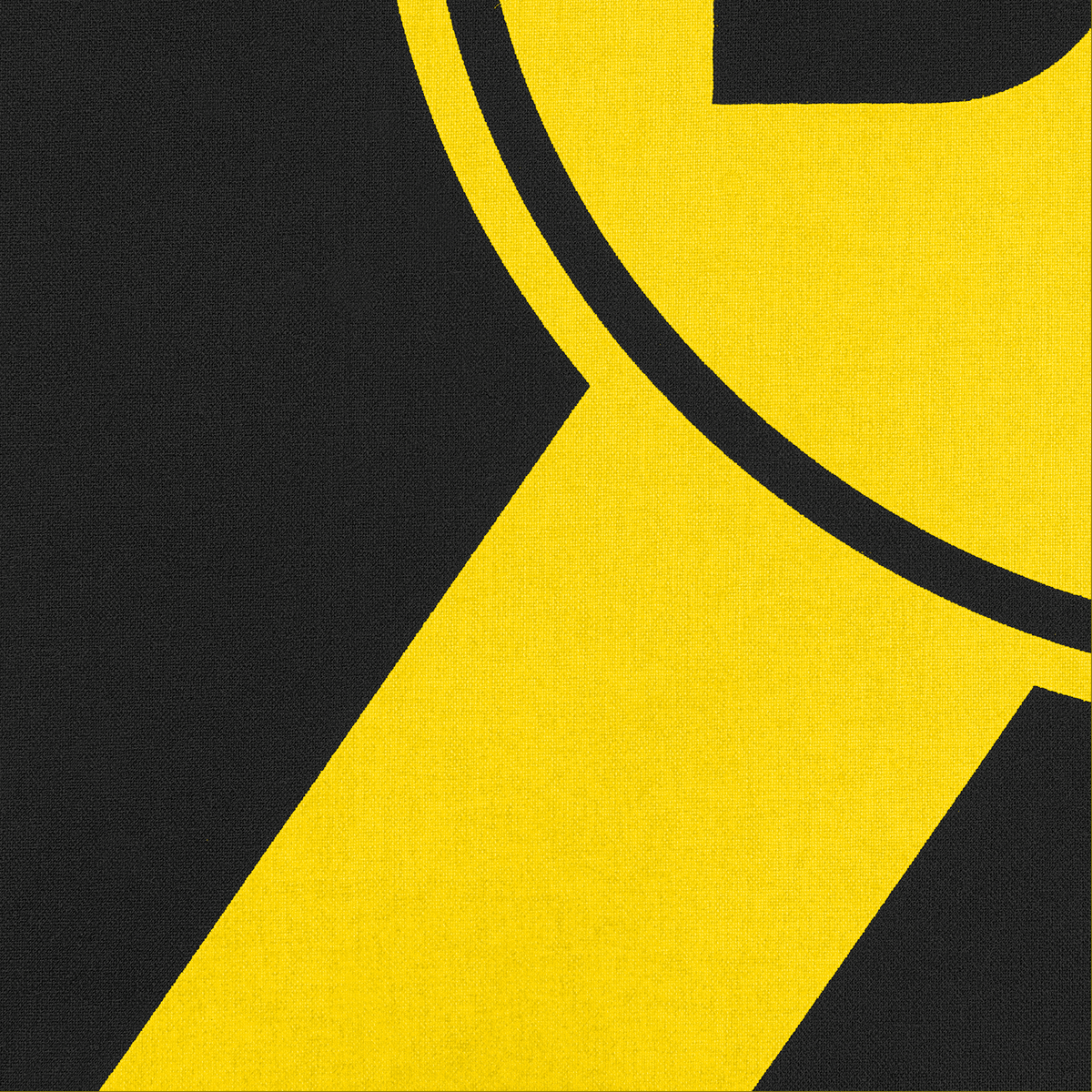 Le coussin de siège pliable du BVB, au design typique noir et jaune orné du logo du club, est idéal pour profiter confortablement des matchs au stade et s'adresse aux supporters du Borussia Dortmund.