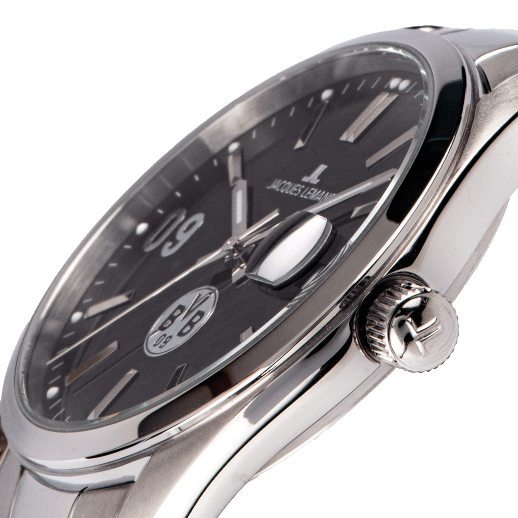 Élégante montre BVB avec cadran noir, bracelet métallique argenté et un design raffiné signé Jacques Lemans, idéale pour les supporters du Borussia Dortmund.