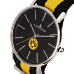 Elegante orologio del BVB con cinturino in nylon nero e giallo, quadrante nero, logo BVB ben visibile e scritta “Jacques Lemans”.