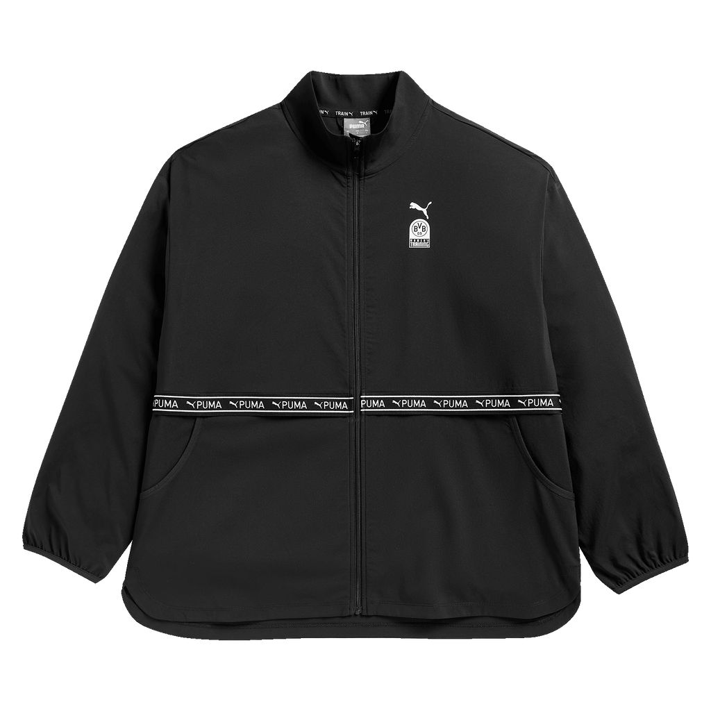 Schwarze Gym-Woven-Damenjacke aus der BVB x Puma Kollektion mit elastischen Details und sichtbaren Logos von BVB und Puma auf der Vorderseite.