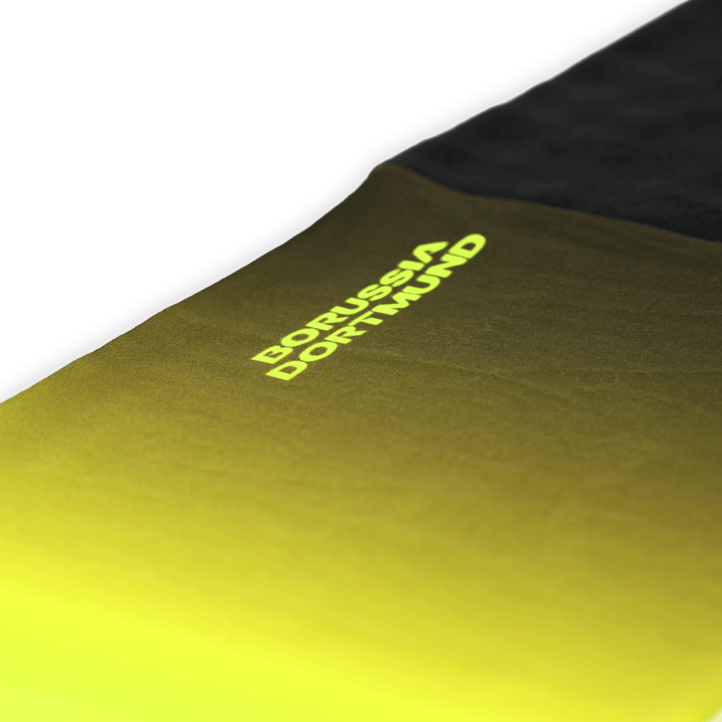 Foulard multifonction pour enfants aux couleurs du BVB, noir et jaune avec le logo Borussia Dortmund en relief, polyvalent pour le sport et les loisirs.