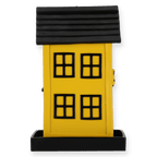 Mangiatoia per uccelli a forma di casetta con design nero e giallo nello stile del Borussia Dortmund, ideale per il giardino o il balcone.