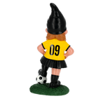 ユニフォームを着用し、背番号「09」が入った黒と黄色のBVBの庭用小人の後ろ姿。緑の芝生の上に立ち、そばにはサッカーボールが置かれている。ボルシア・ドルトムントのファングッズ。