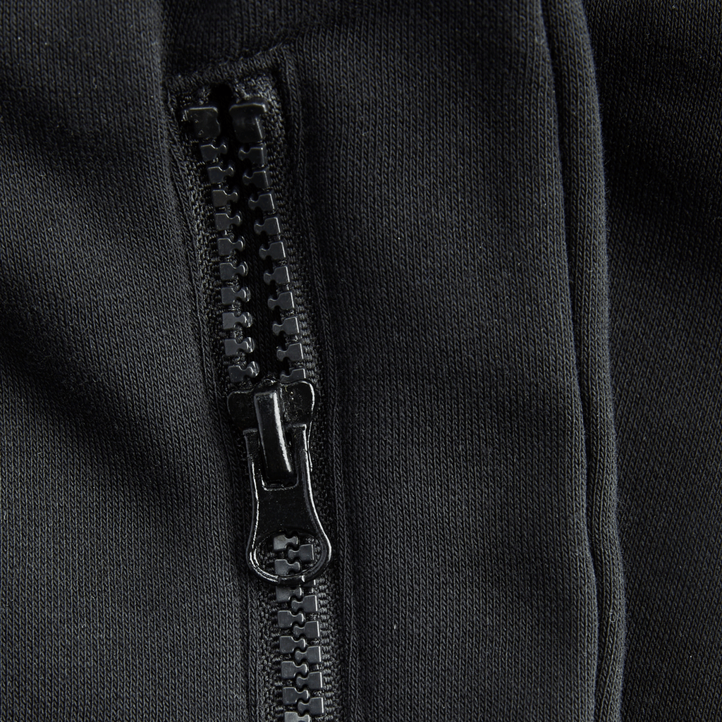 Vue détaillée d'un short de survêtement noir BVB Essentials avec fermeture éclair.