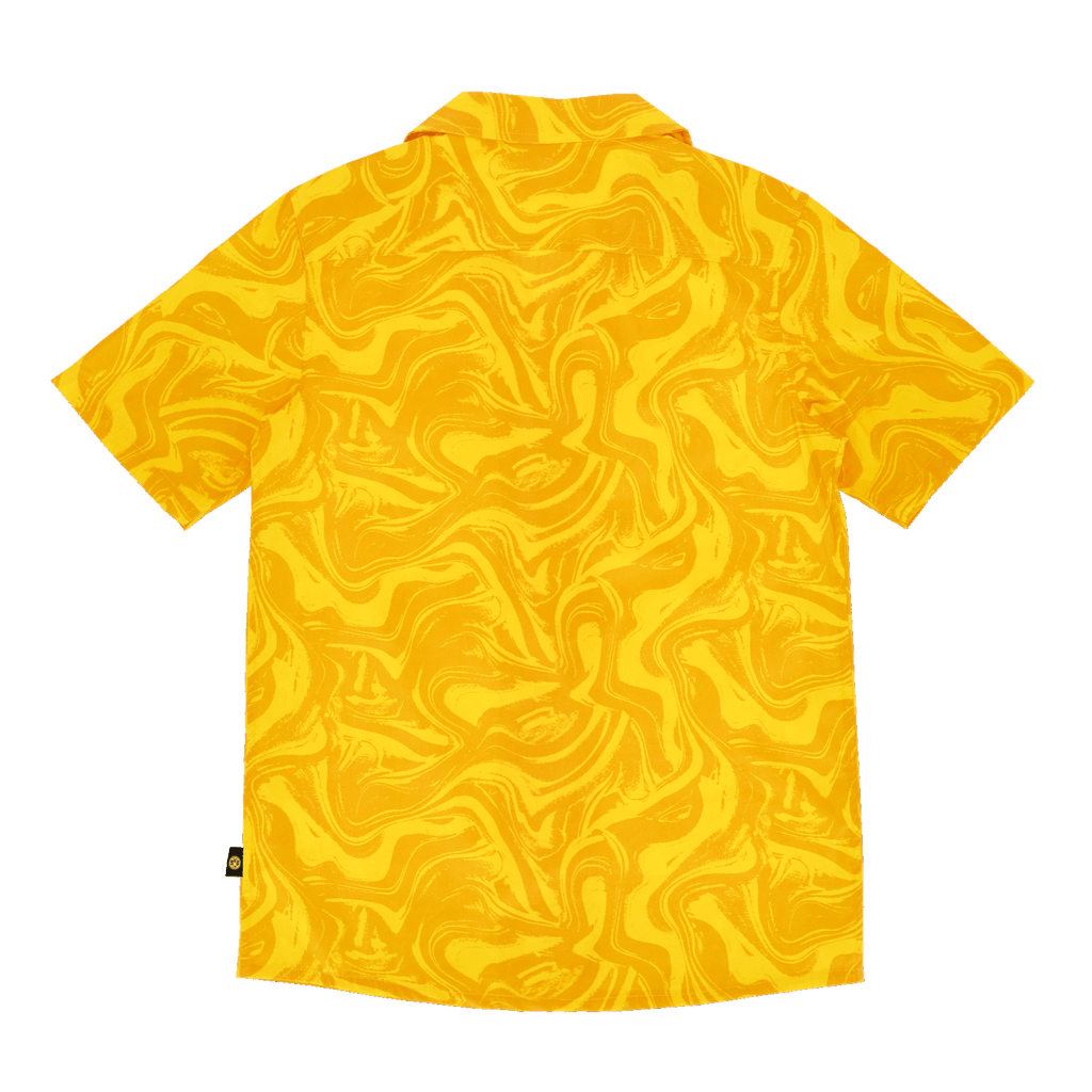 Camicia gialla da festival del BVB a maniche corte con un accattivante motivo a spirale sinuoso e dettagli del logo neri nell'angolo inferiore, mostrata vista da dietro.