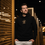 Schwarzer BVB Gold II Herren-Hoodie mit goldenem Borussia Dortmund Logo und Schriftzug, ideal für Fans in der Freizeit.