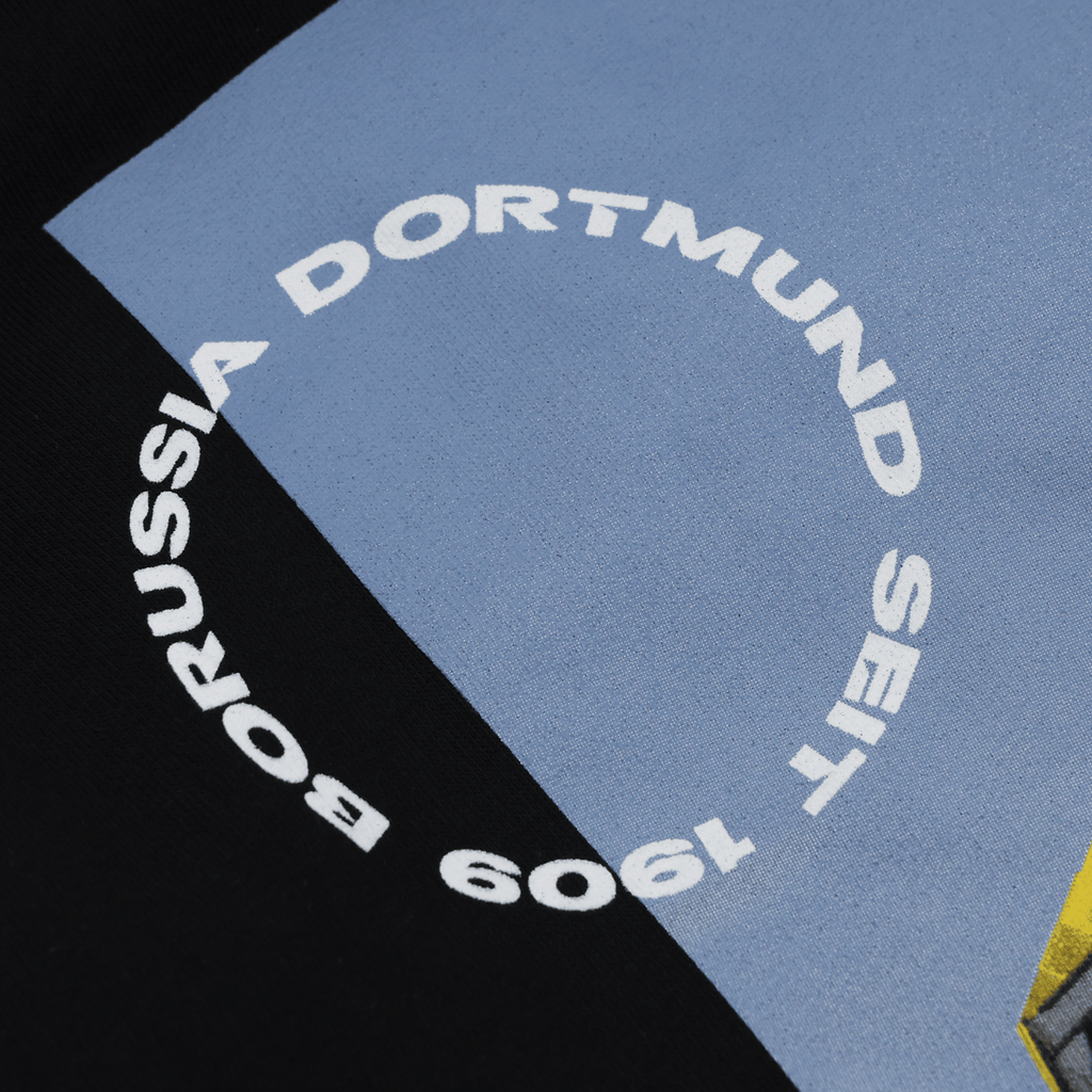 Giacca con zip nera e gialla del BVB "Matchday II" con stampa circolare "Borussia Dortmund dal 1909" (dettaglio). Ideale per i tifosi del Borussia Dortmund.