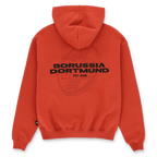 这款橙色的BVB Urban连帽衫背面印有醒目的BVB 09标志、“Borussia Dortmund”字样以及“EST. 1909”字样，是该俱乐部球迷的完美之选。