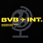 黑色多特蒙德（BVB）T恤，印有黄色“BVB INT.”字样、地球图案设计以及“Borussia Dortmund International”字样，专为该俱乐部球迷设计。