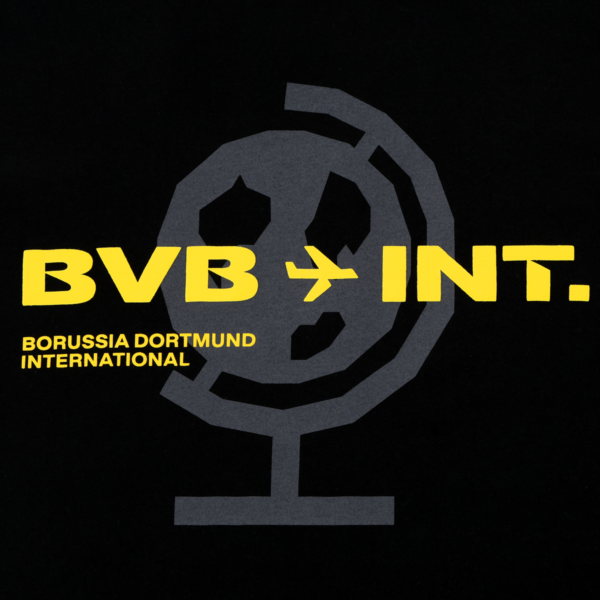 黑色多特蒙德（BVB）T恤，印有黄色“BVB INT.”字样、地球图案设计以及“Borussia Dortmund International”字样，专为该俱乐部球迷设计。